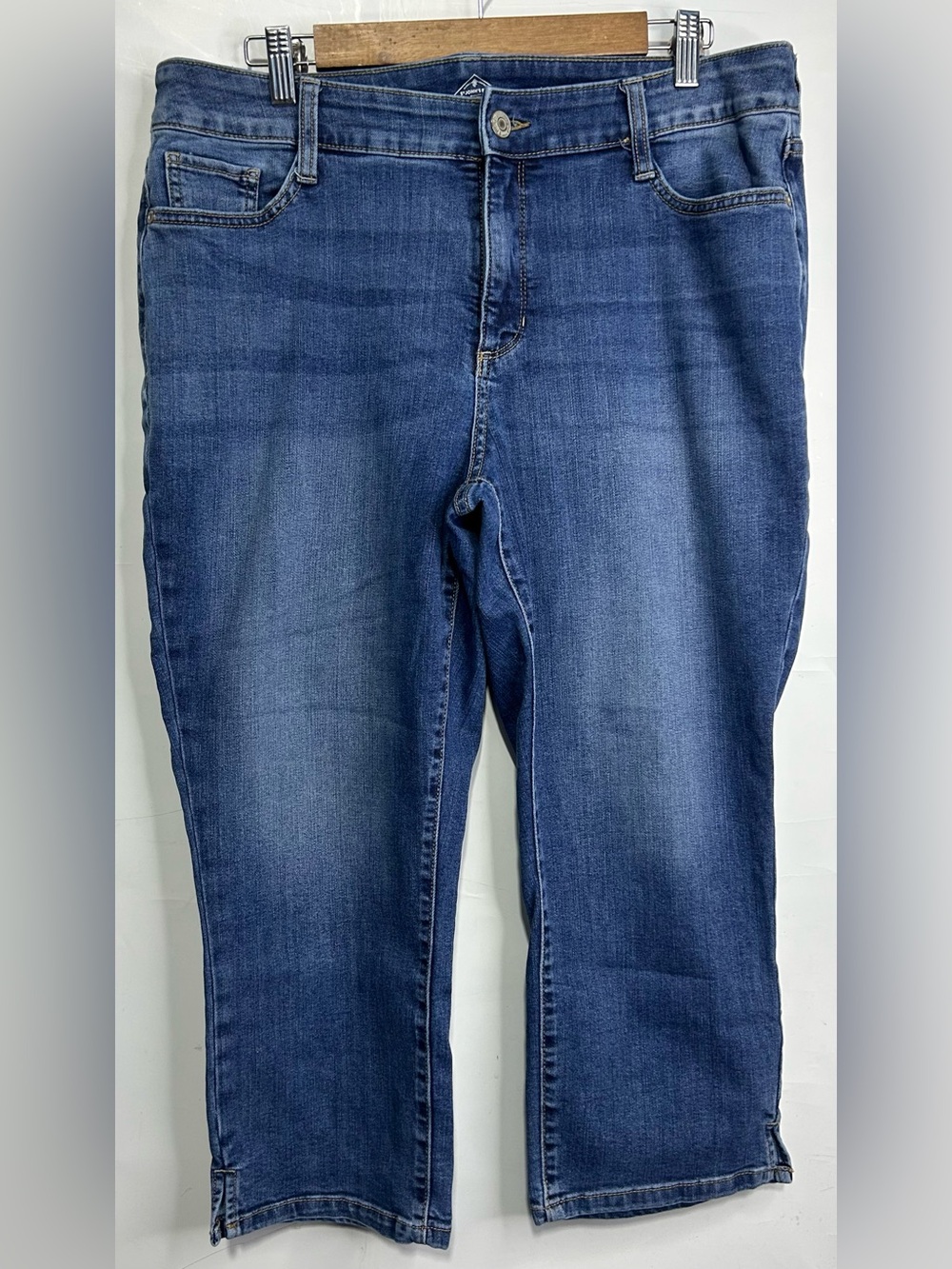 St. John's Bay Cropped Medium Wash Jeans 16W